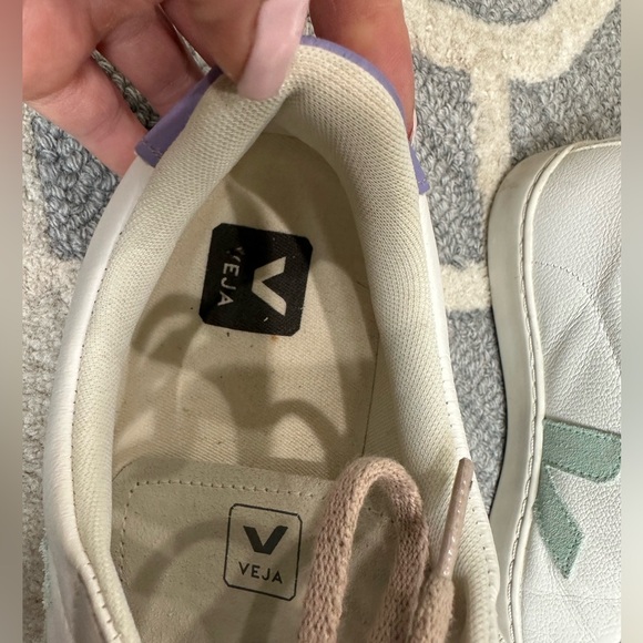 Veja,  Kids' Small Esplar Leather Sneaker - Picture 9 of 10
